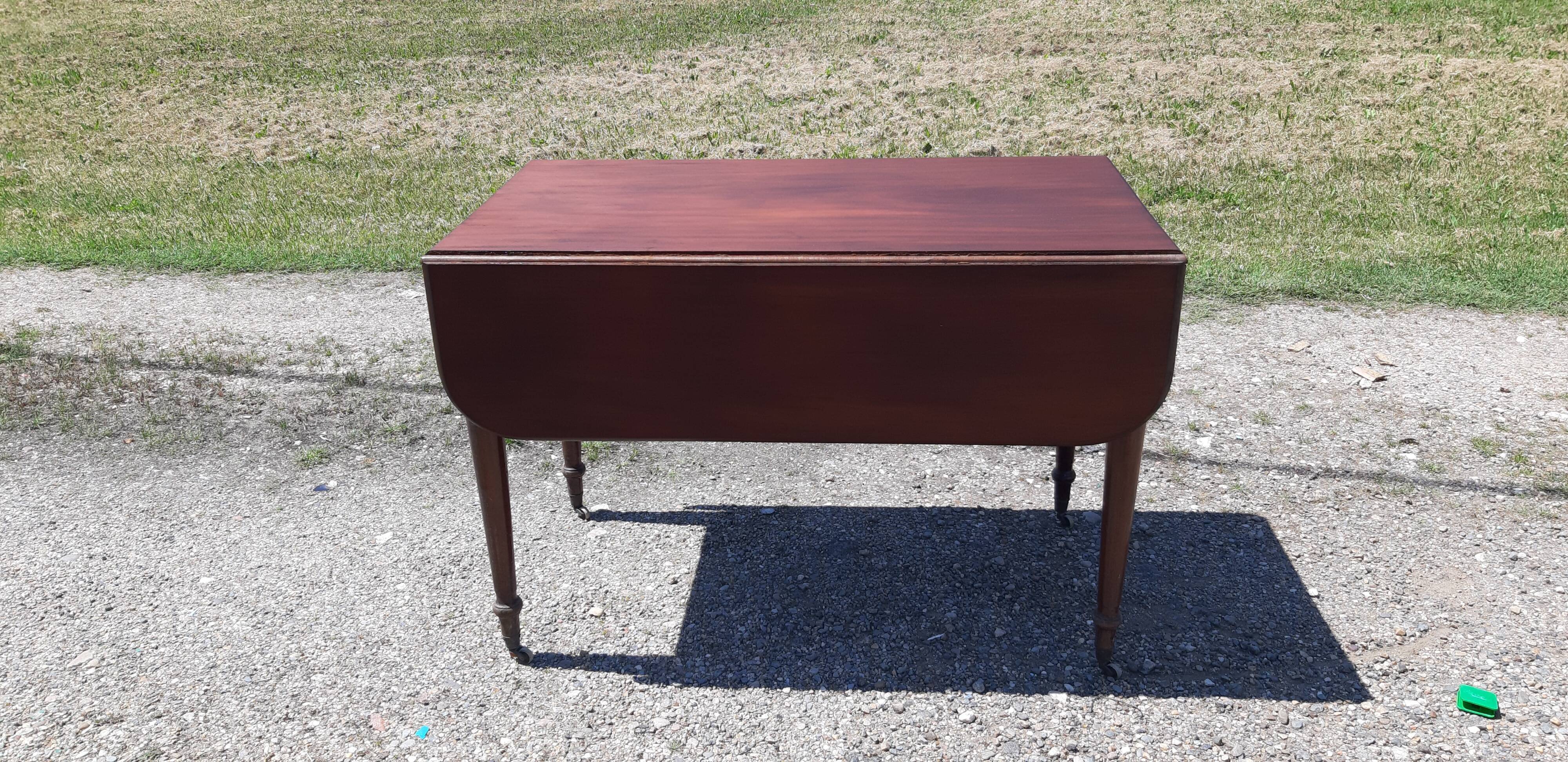 Mahogany shutter table, flaps and 1 drawer
