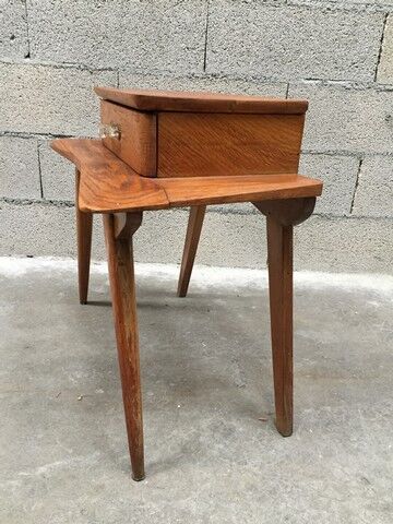 Pretty vintage compass-footbedside table from the 1960s