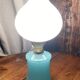 Lampe en opaline blanche et bleue 