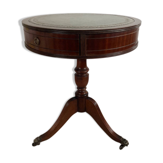 Table d’appoint ancienne sur roulettes en acajou et cuir