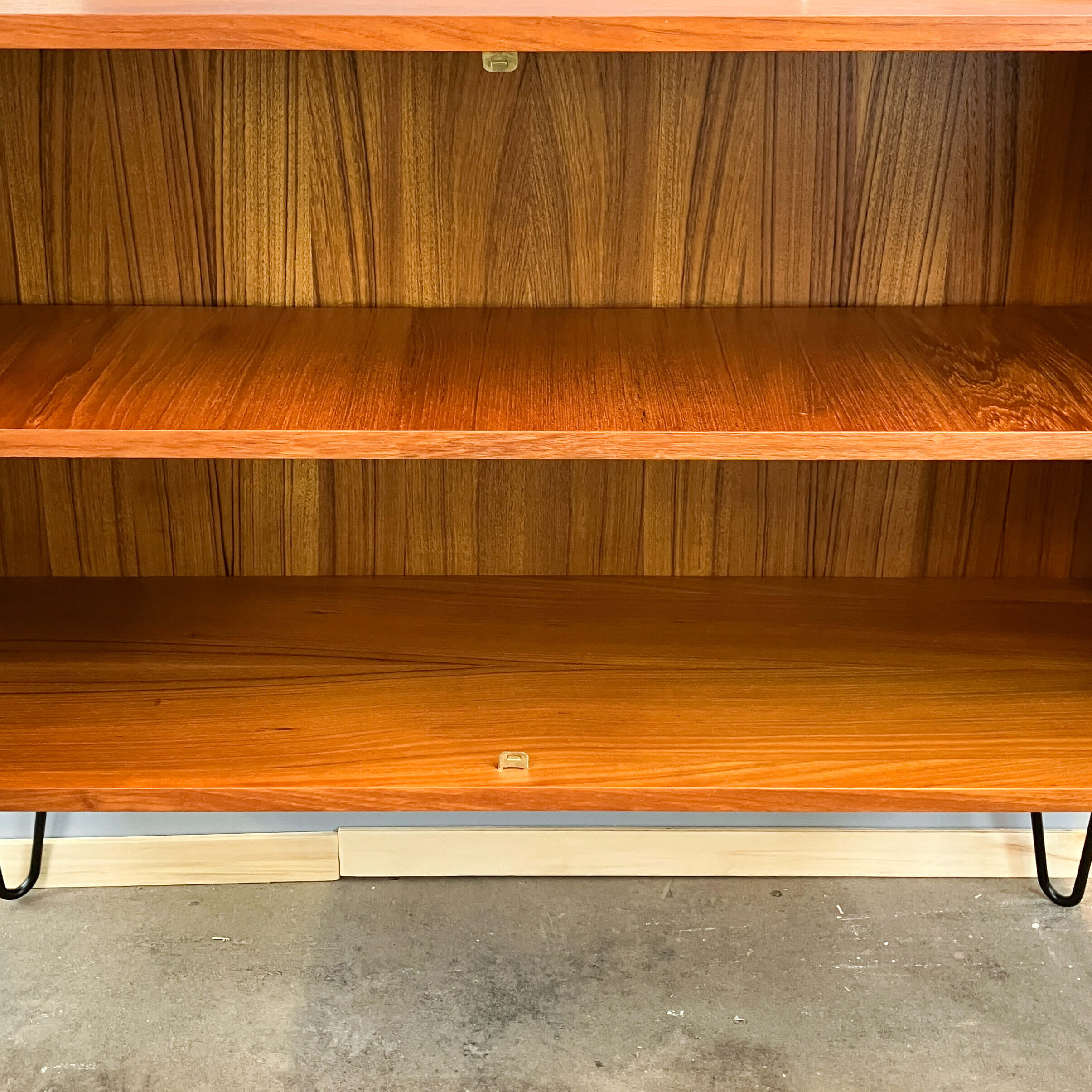 Small sideboard on hairpin legs, teak, 1960s