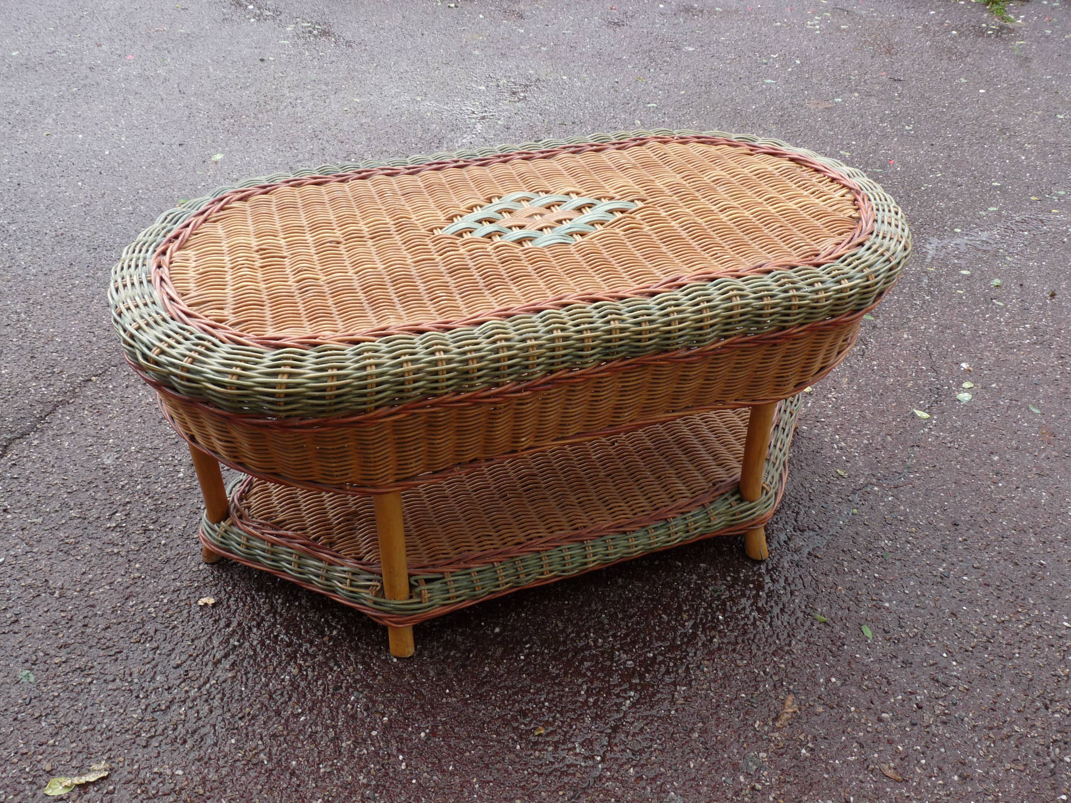 Coffee table - Wicker - Rattan - green red brown