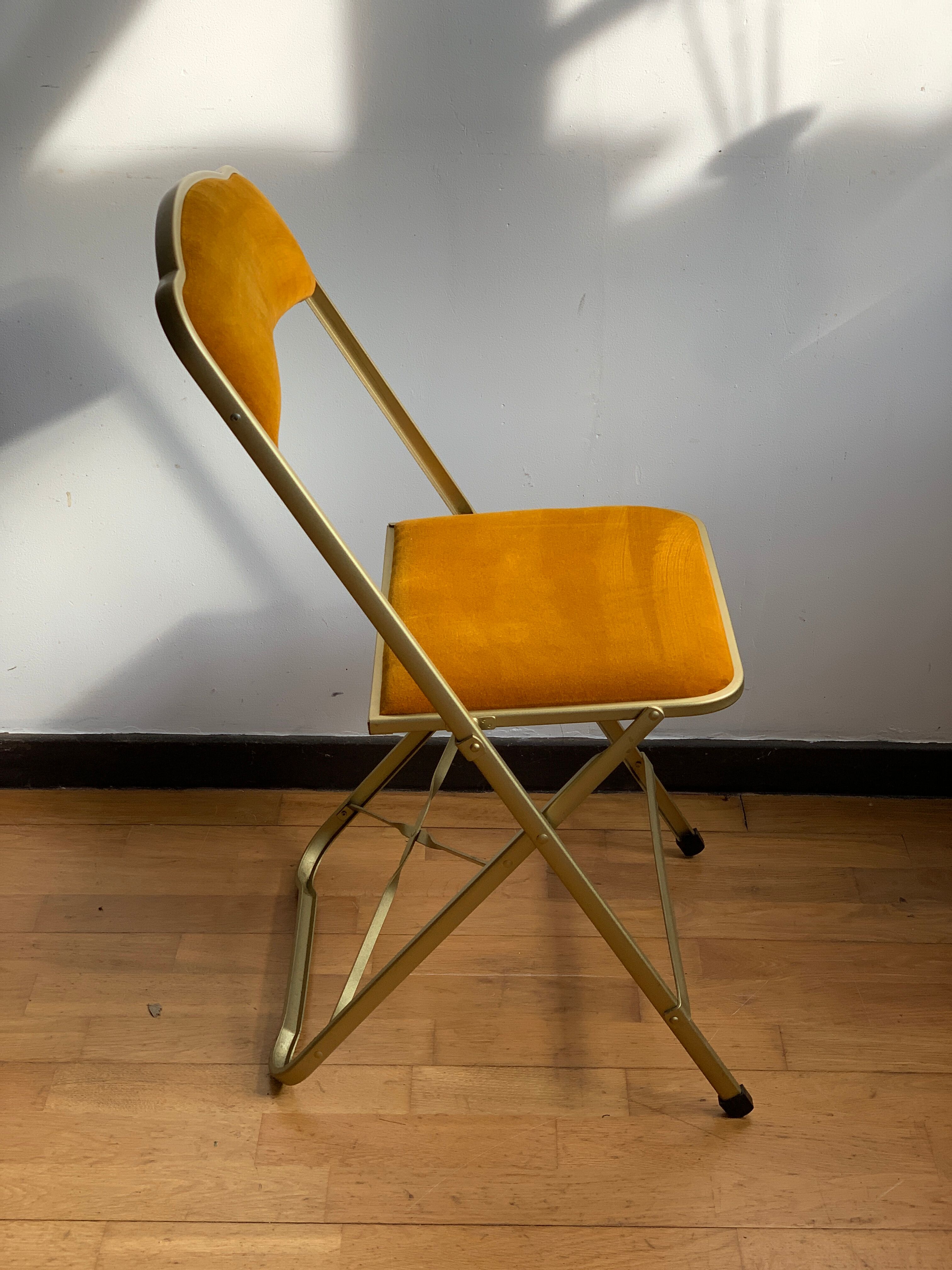 Velvet folding chair