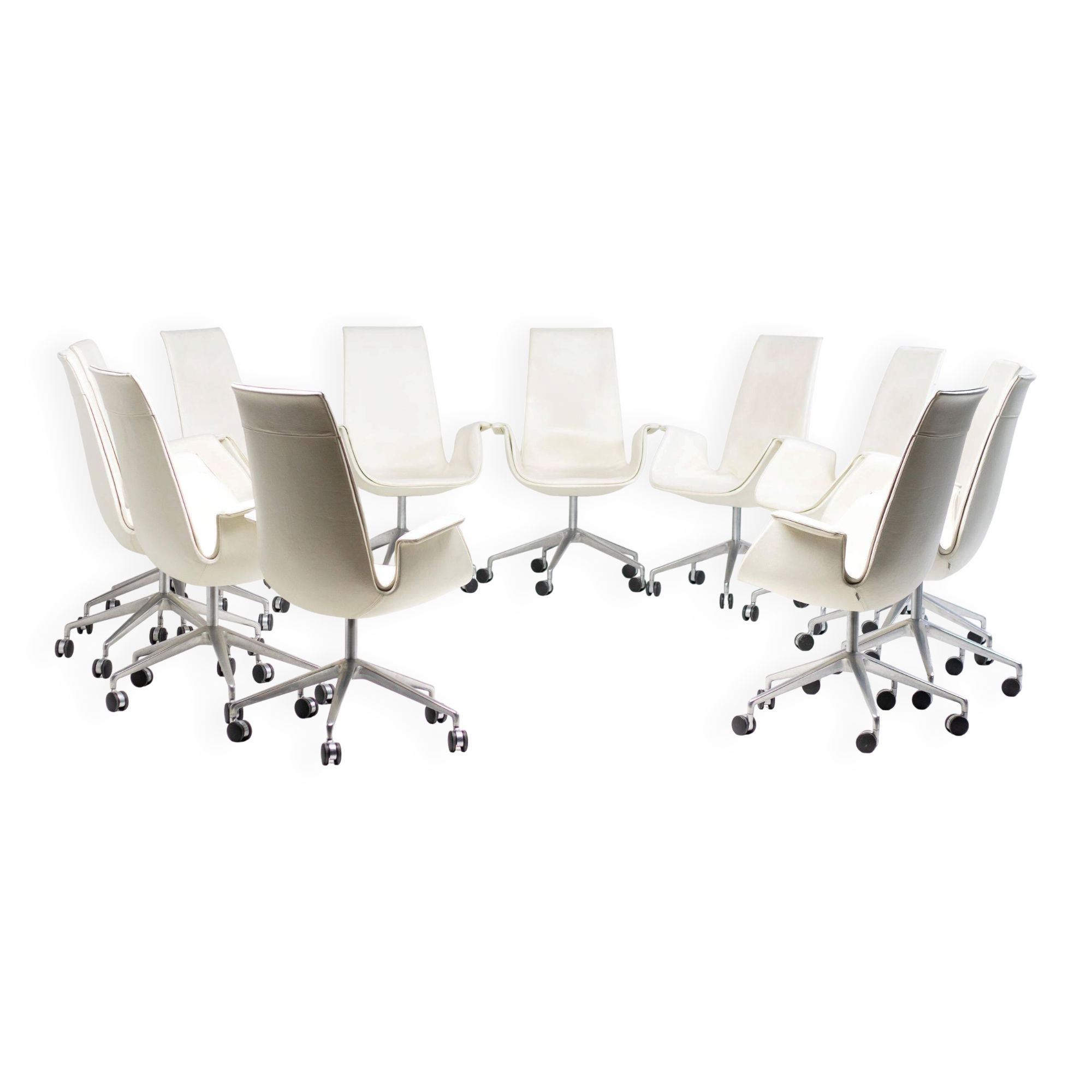 Neuf chaises à dossier haut en cuir blanc sur roulettes par Fabricius & Kastholm.
