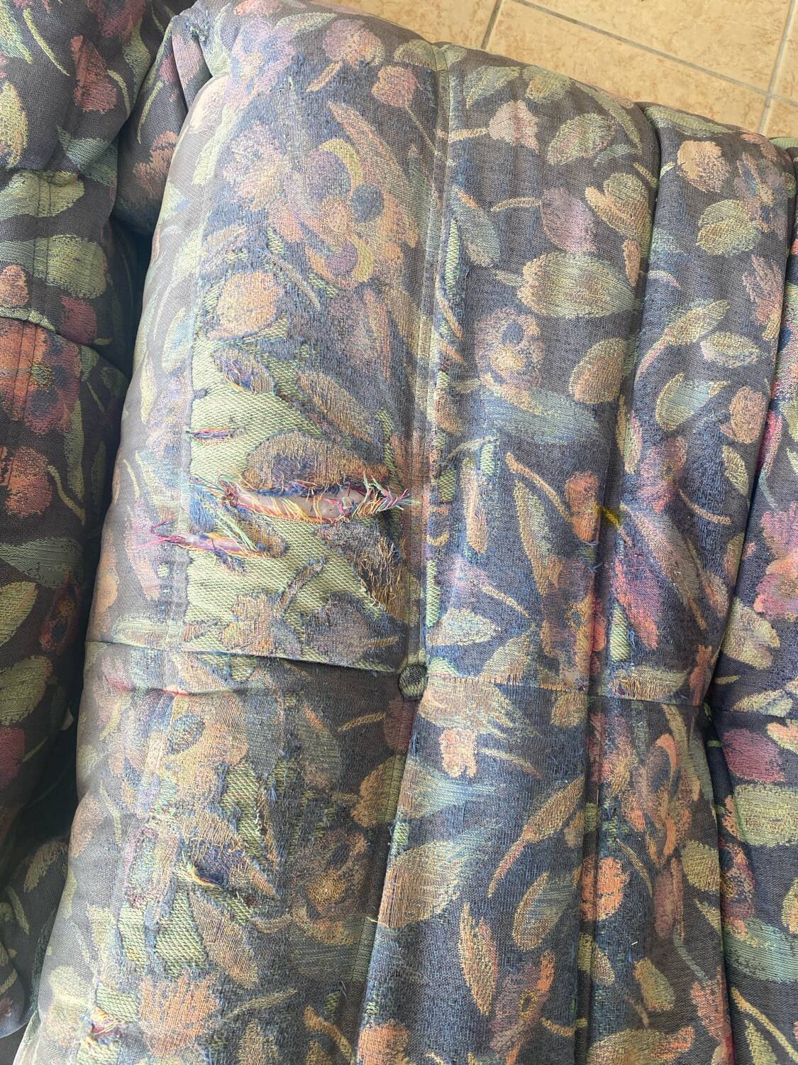 Shoe cabinet with its pouf by Michel Ducaroy for Ligne Roset.