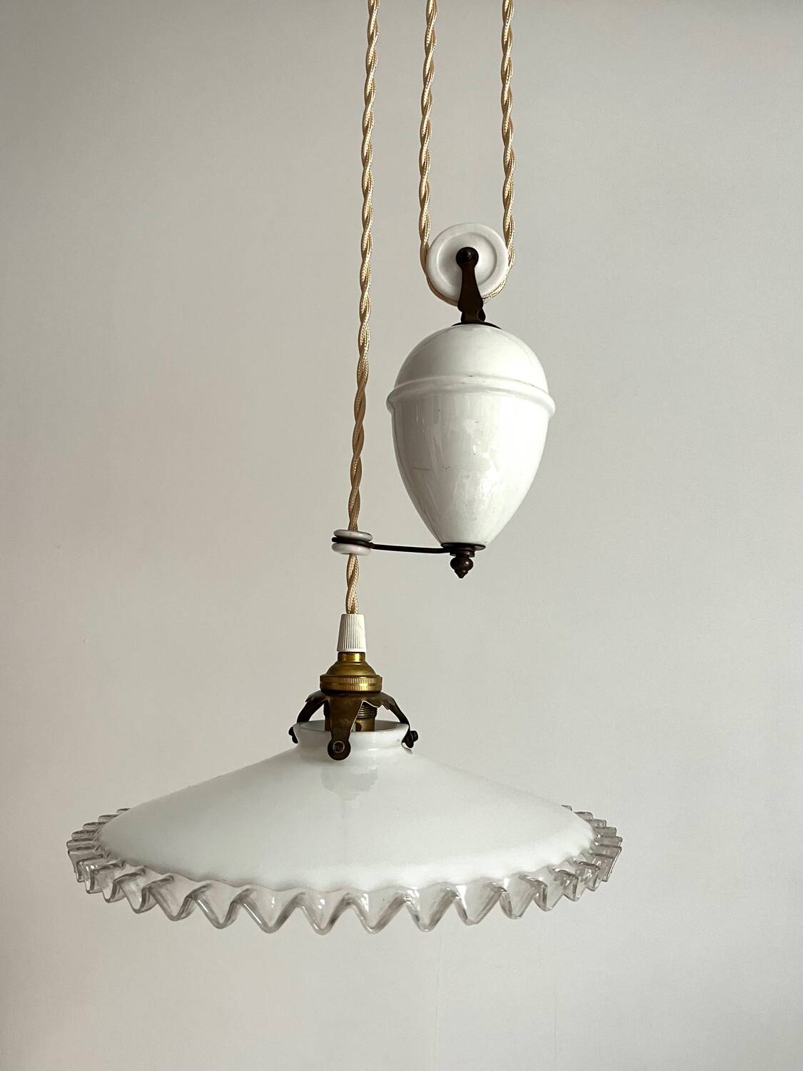 Opaline suspension rises and falls