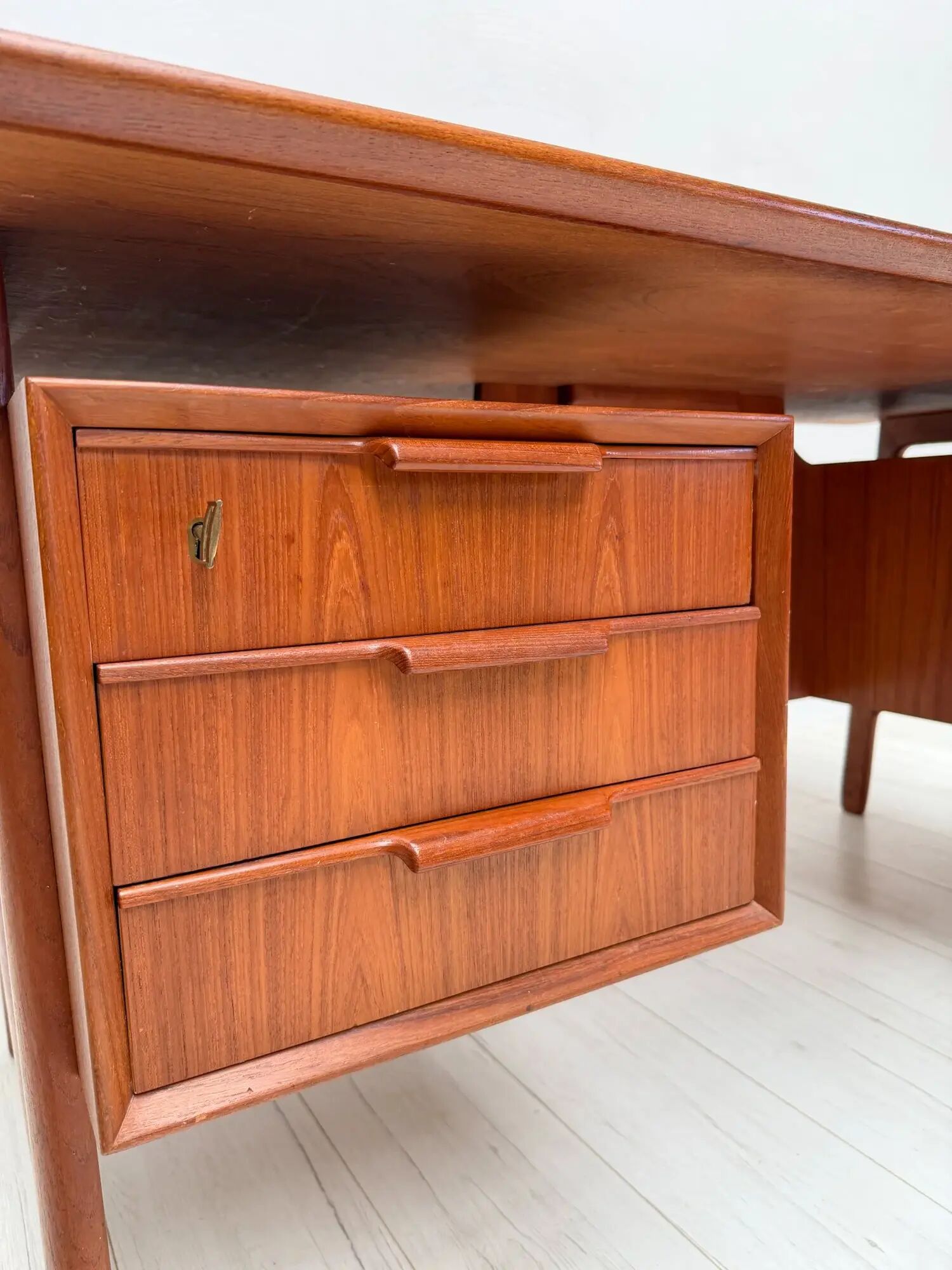 1960s vintage Danish design teak desk model 75 by Gunni Omann for Omann Jun