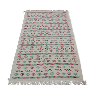 Tapis blanc à motifs berbères multicolores fait main