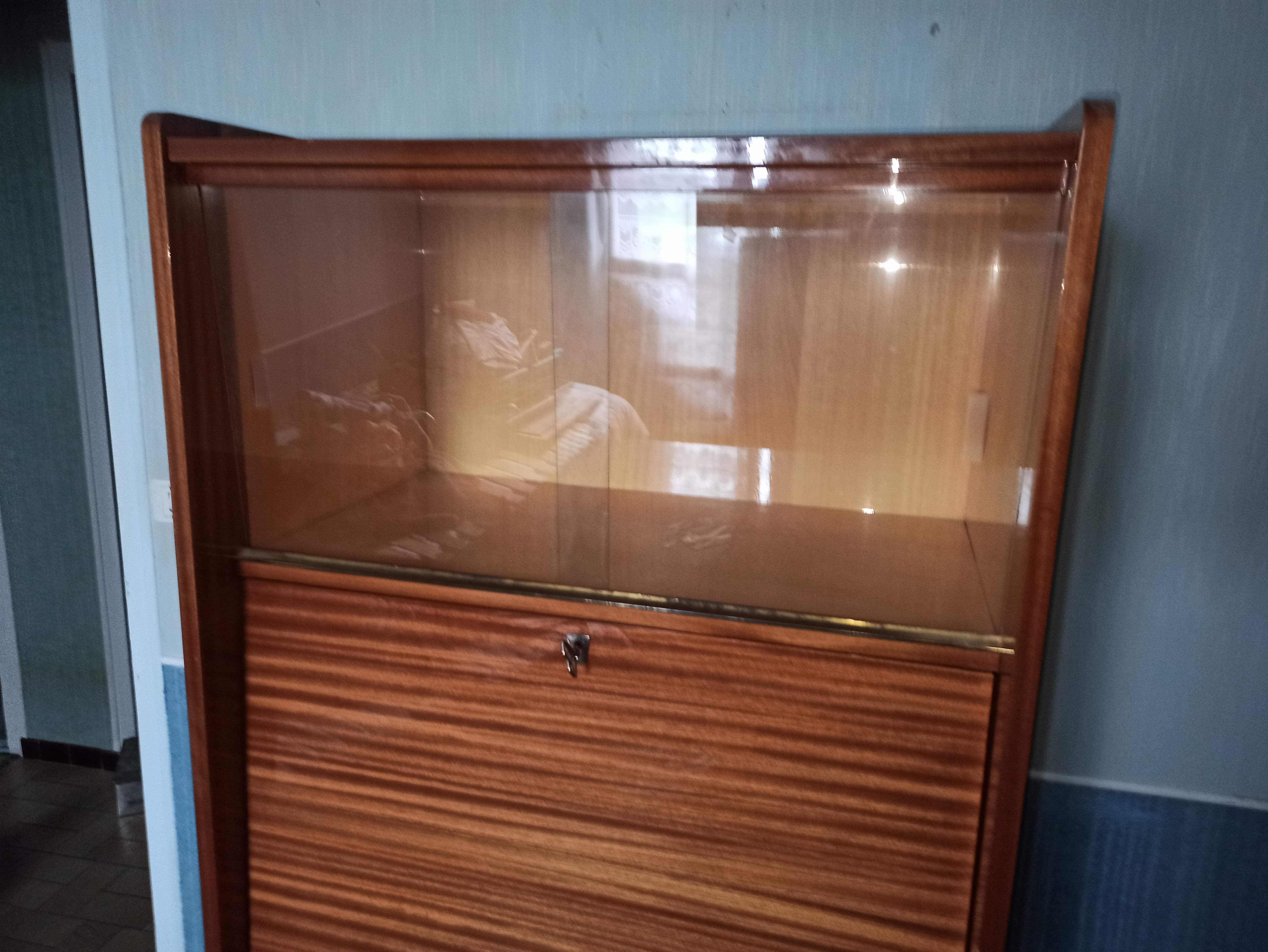 Secretary Convenient Office year 60