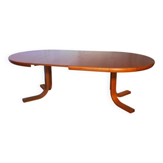Round teak table with 2 extensions from the 70s