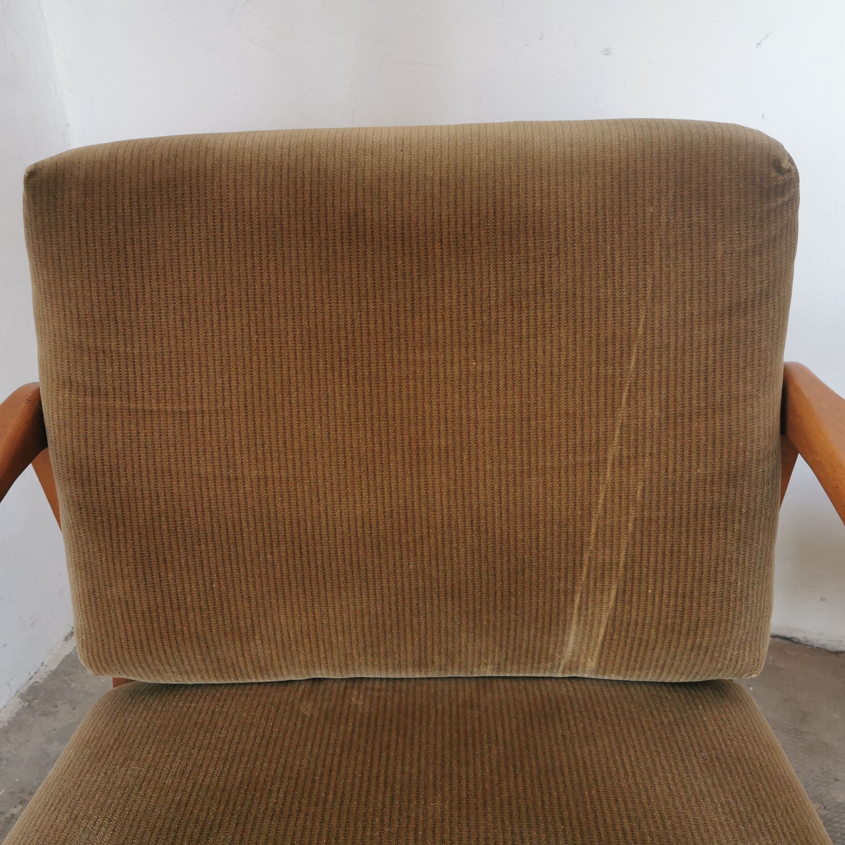 Paire de fauteuils vintage bois et velours