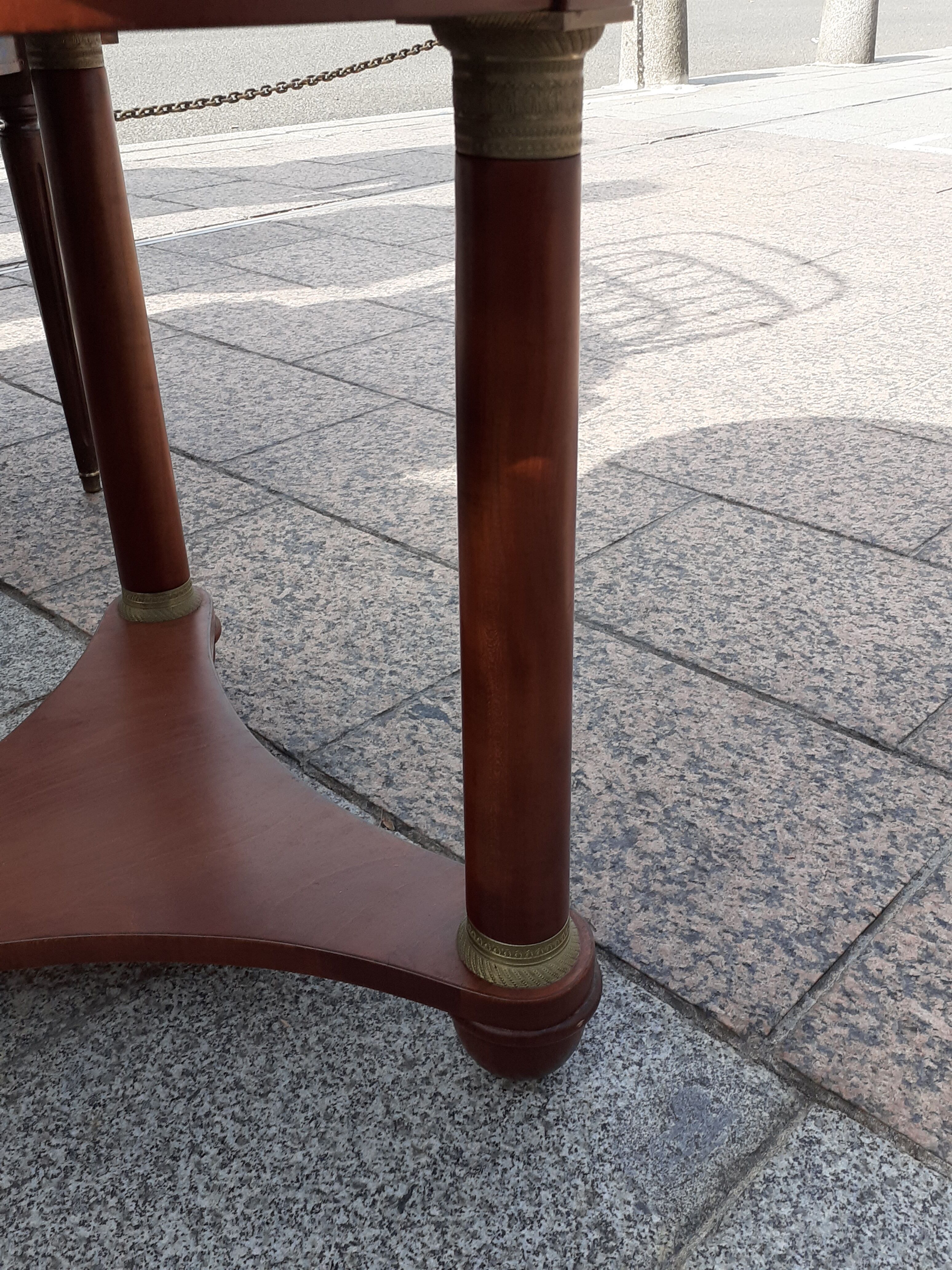 Ancient Gueridon with marble top side table empire style