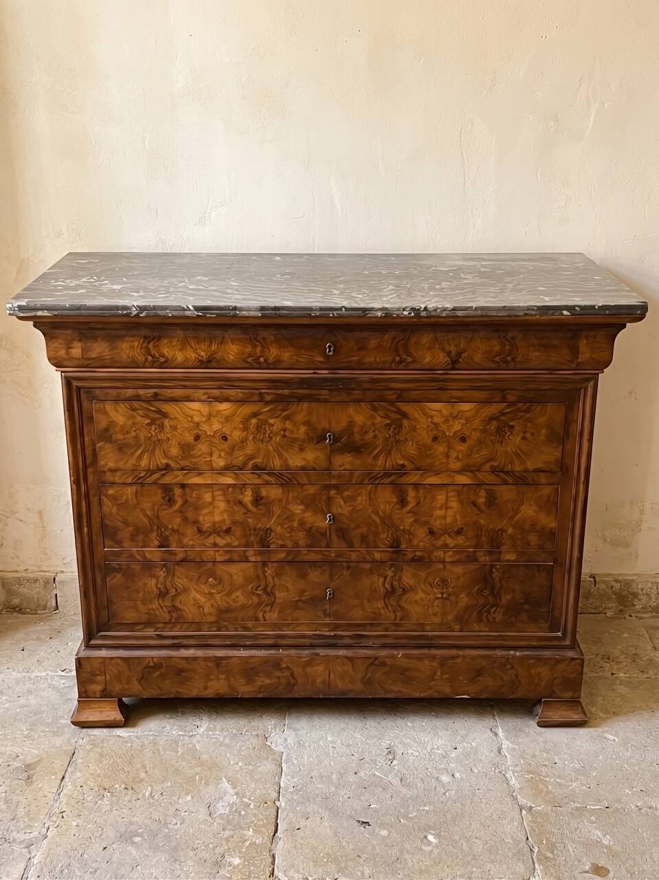Antique chest of drawers