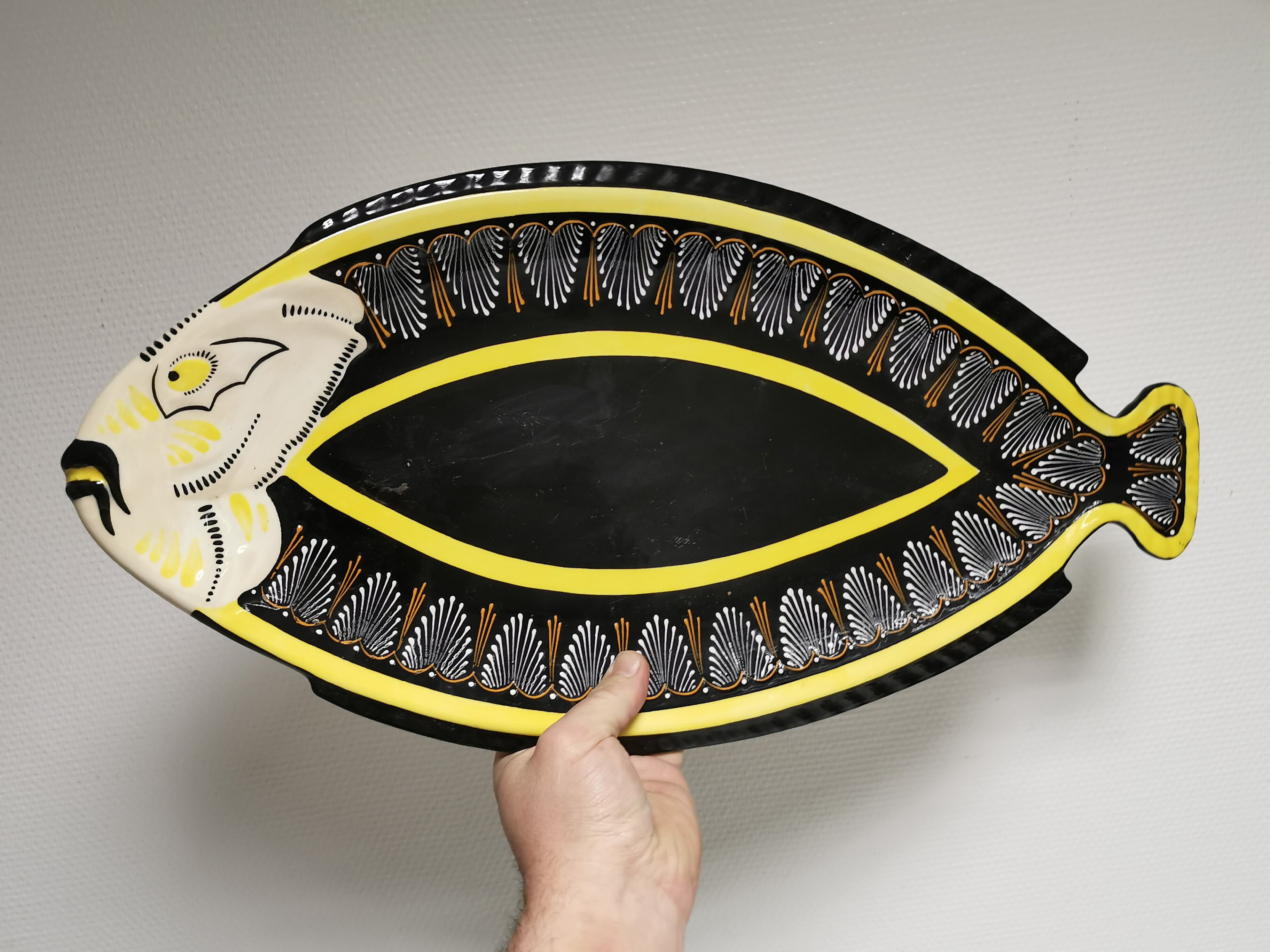 Plat à poisson zoomorphe en faience de quimper hb
