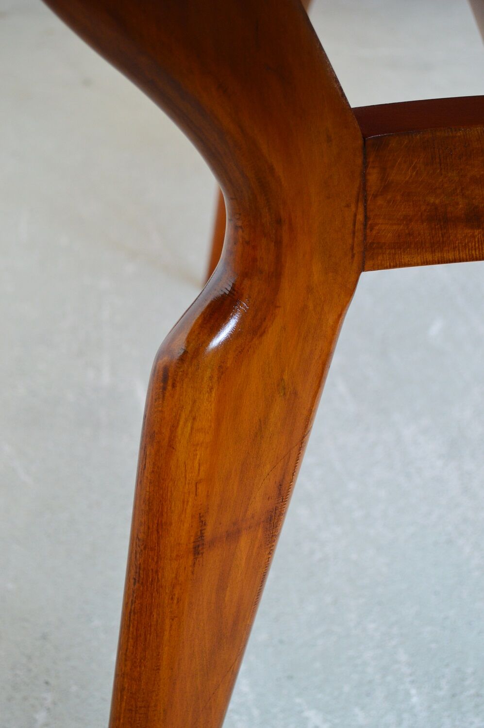 Italian dining table with sculptural beech base and pink marble, 1950s