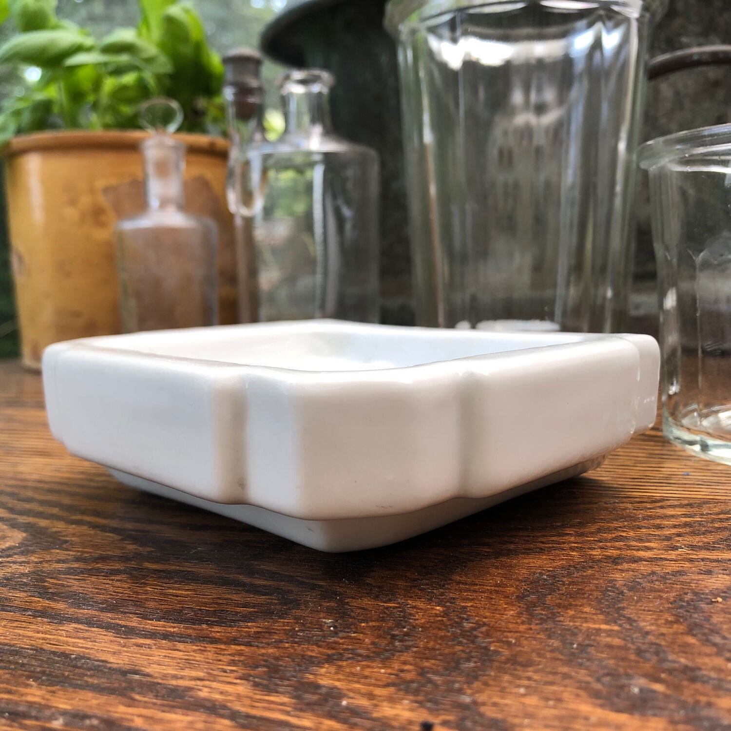 Art Deco soap dish