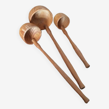 3 wooden ladles