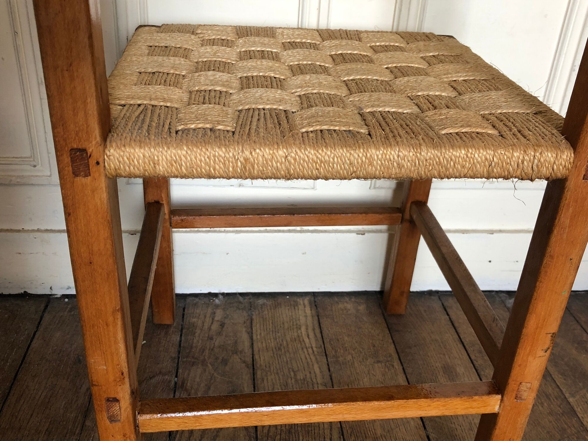 Chair made of wood and rope