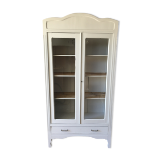 Bonnetière vitrine