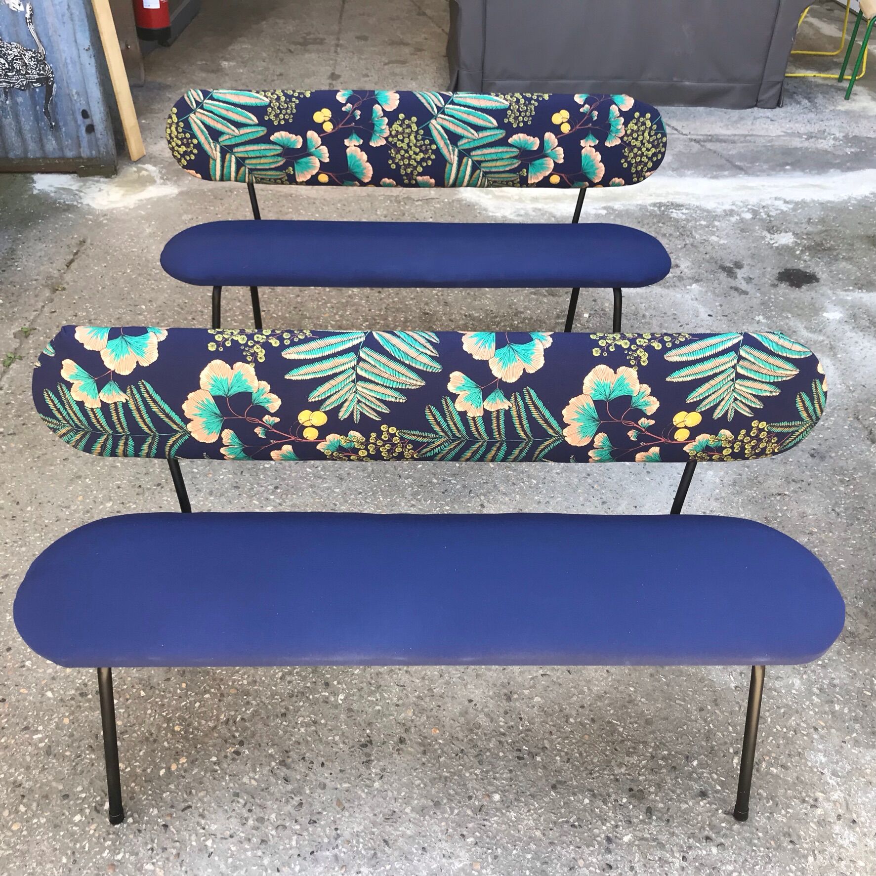 Lot 2 upholstered benches