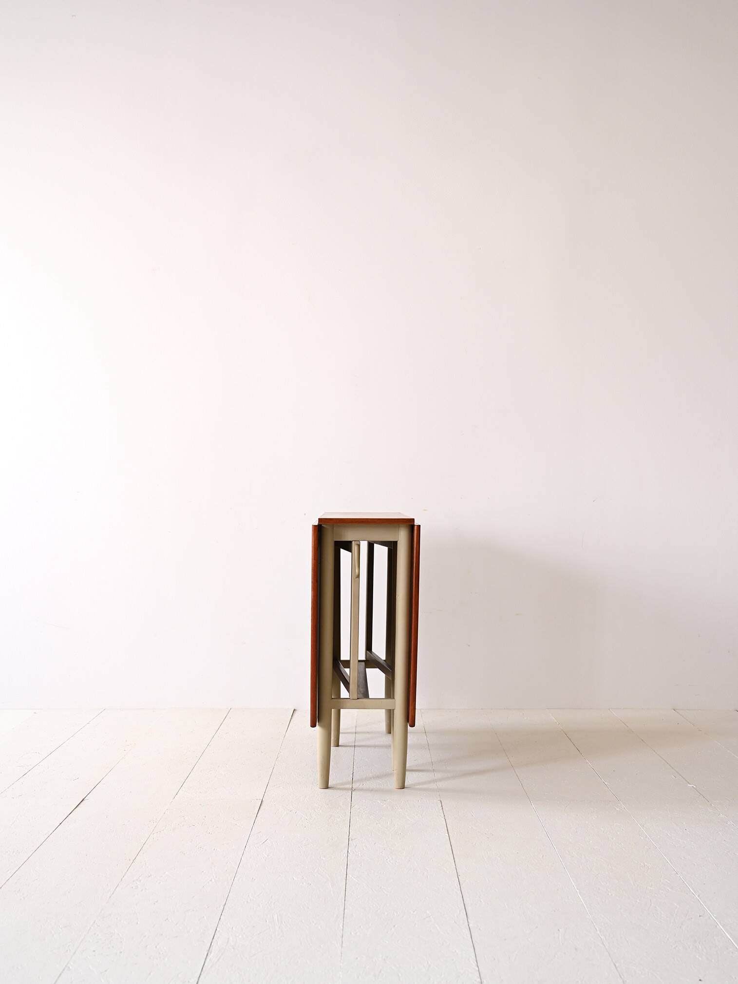 Vintage table with folding wings