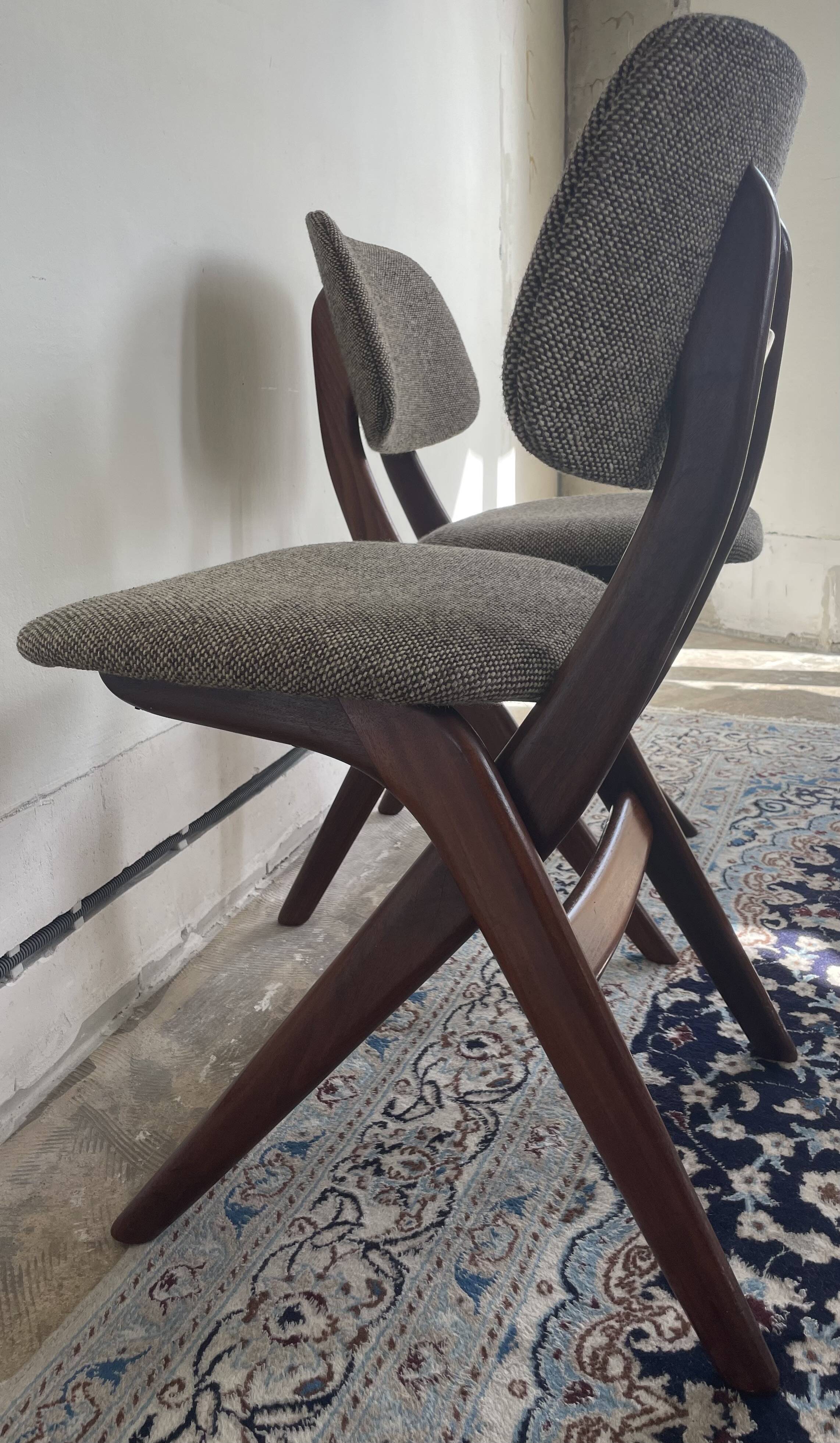 2 chaises ciseaux par Louis van Teeffelen pour Wébé