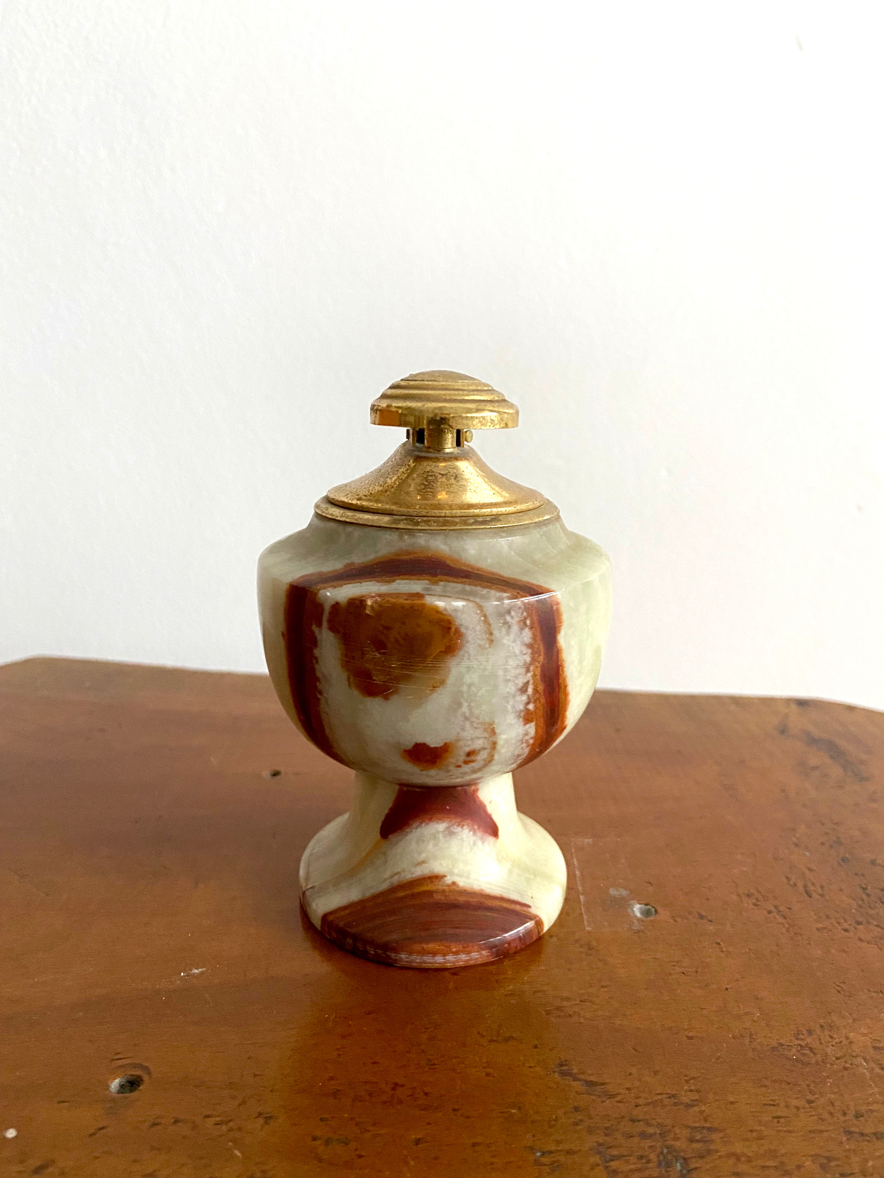 Onyx table lighter