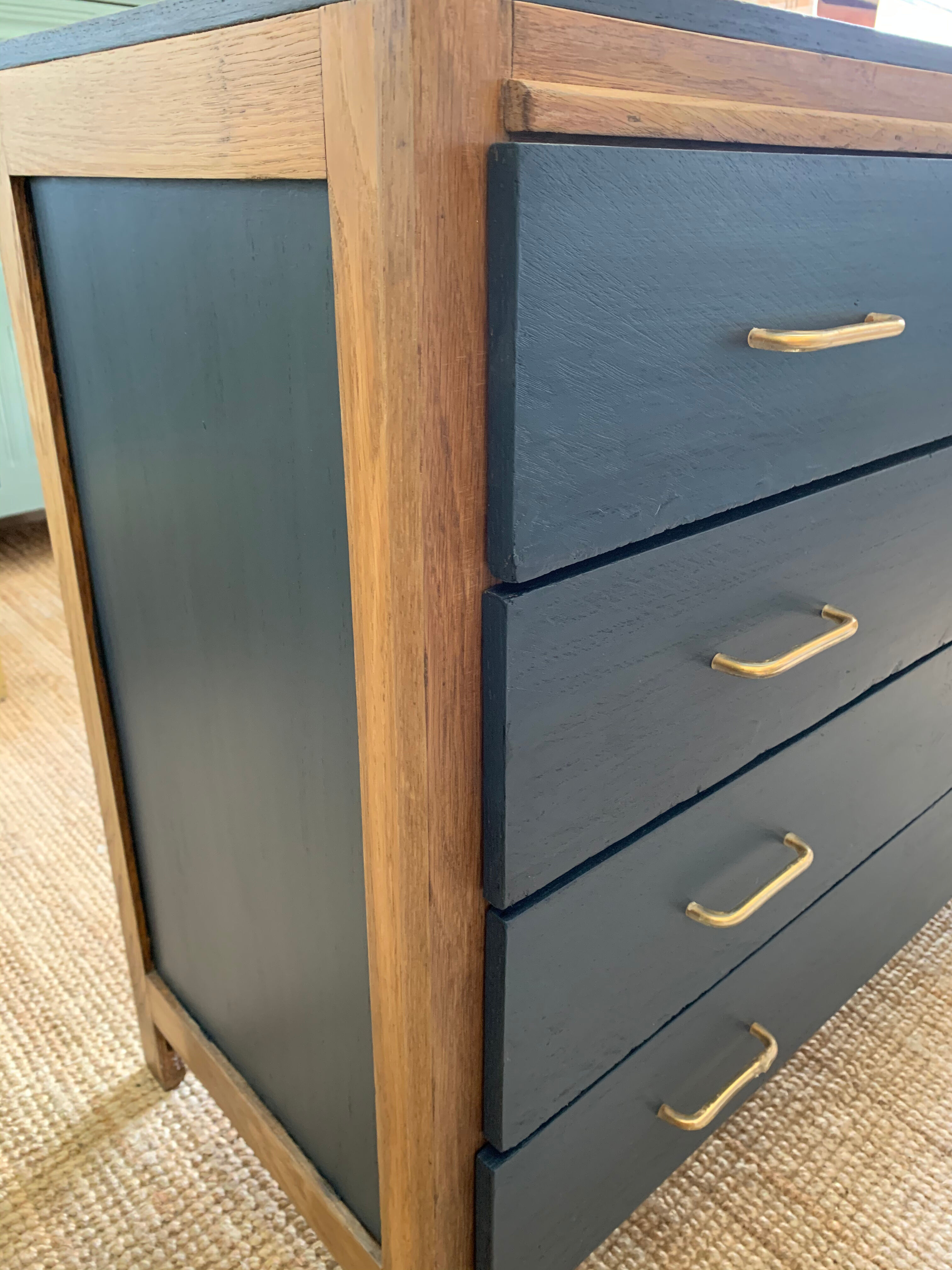 Vintage chest of drawers