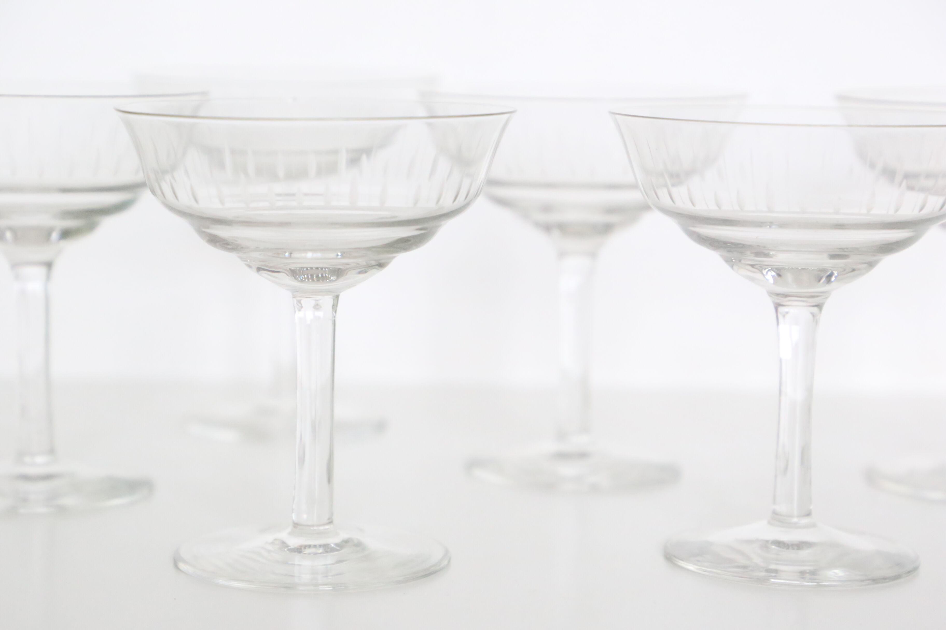 Ensemble de 6 coupes à champagne en cristal gravé