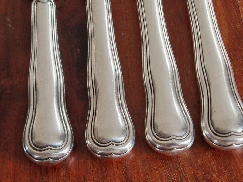 Ercuis - Set of 4 table knives model Chinon with metal outline.