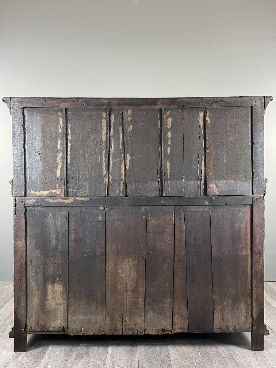 Antique carved wooden buffet in Renaissance style, late 18th / early 19th century.