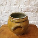 Pot en terre cuite vernissée jaune