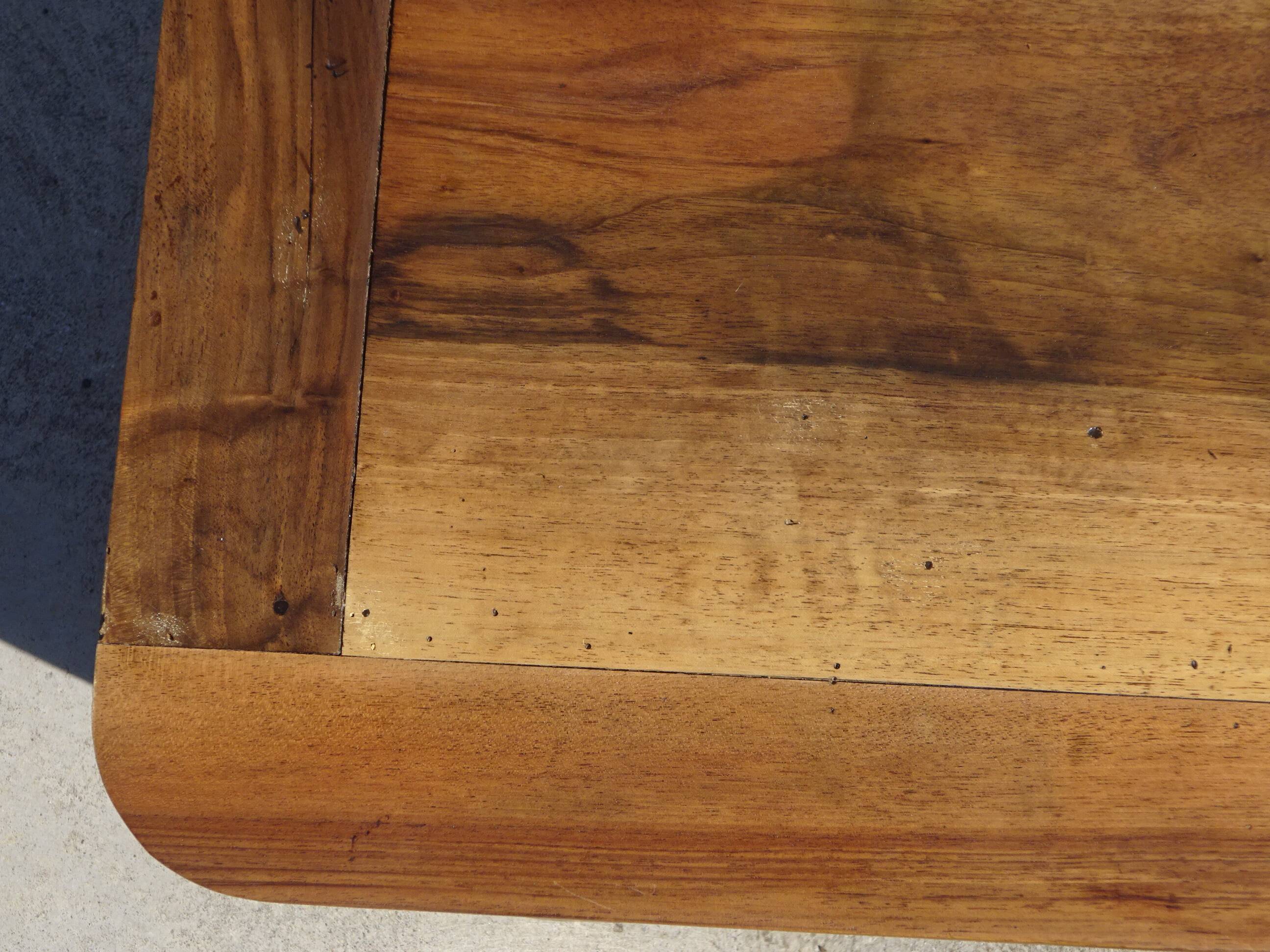 Antique Louis Philippe chest of drawers made entirely of walnut.
