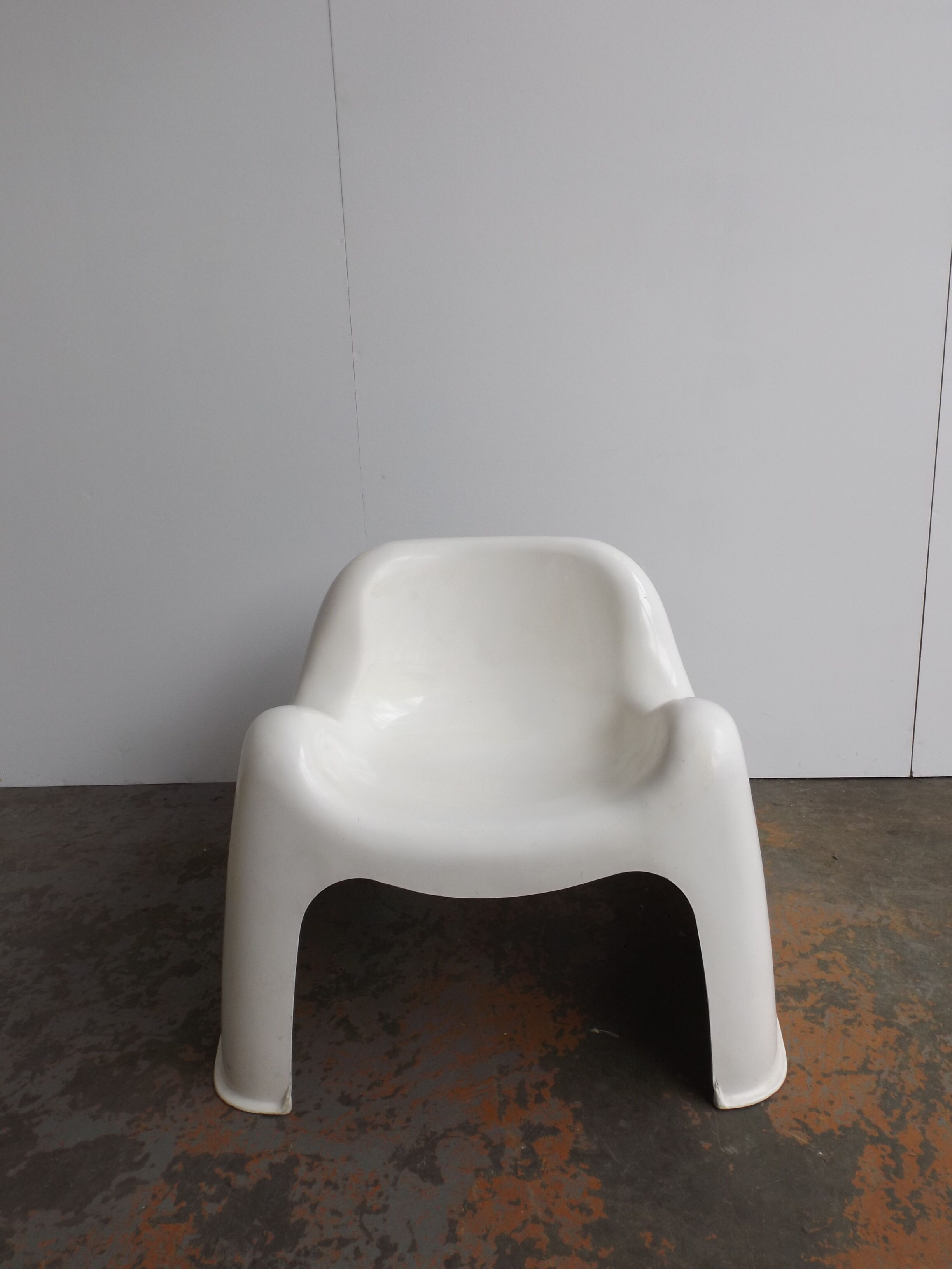 Toga armchair by Sergio Mazza