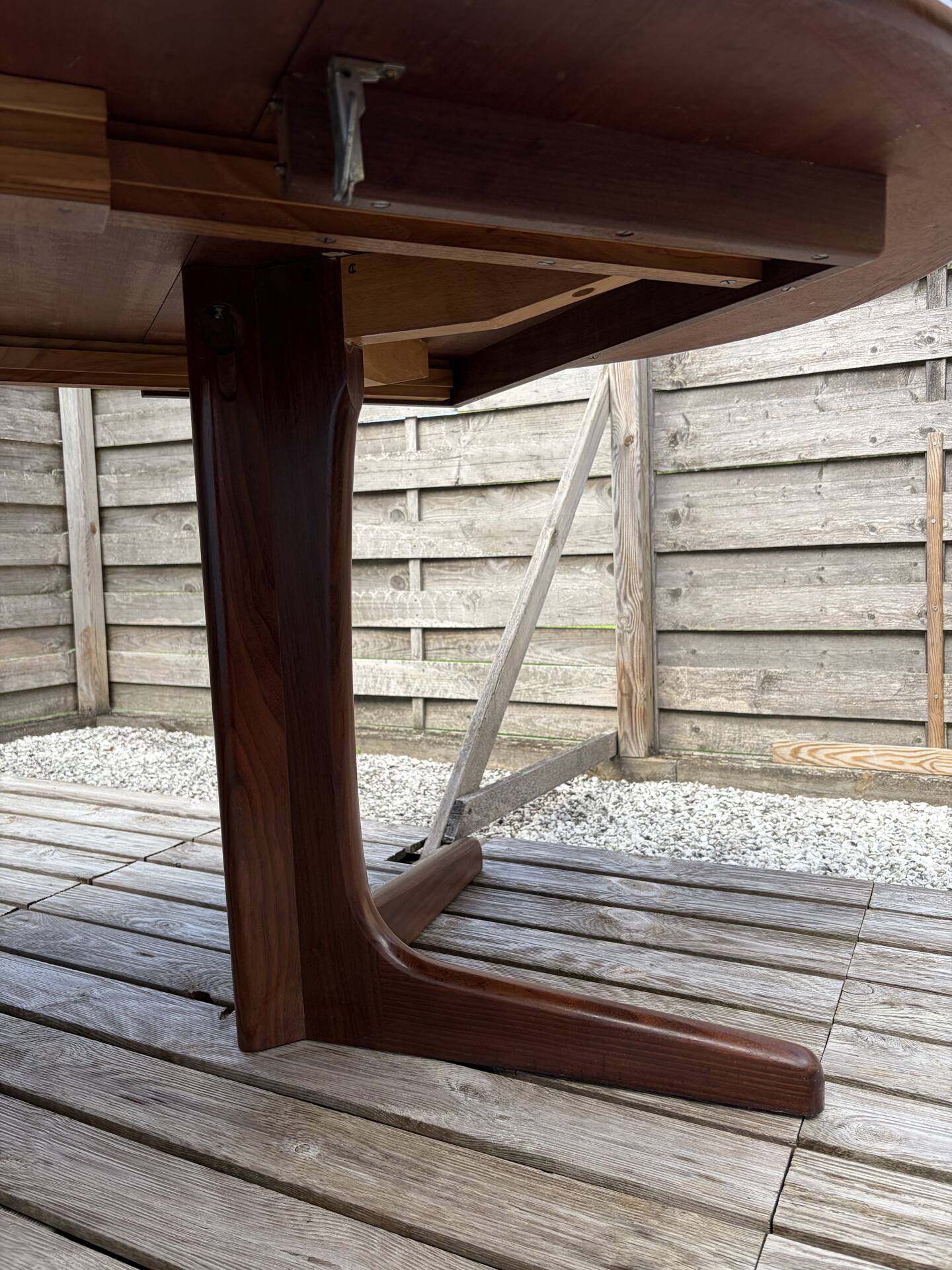 Oval teak table extendable with two leaves, Baumann style.