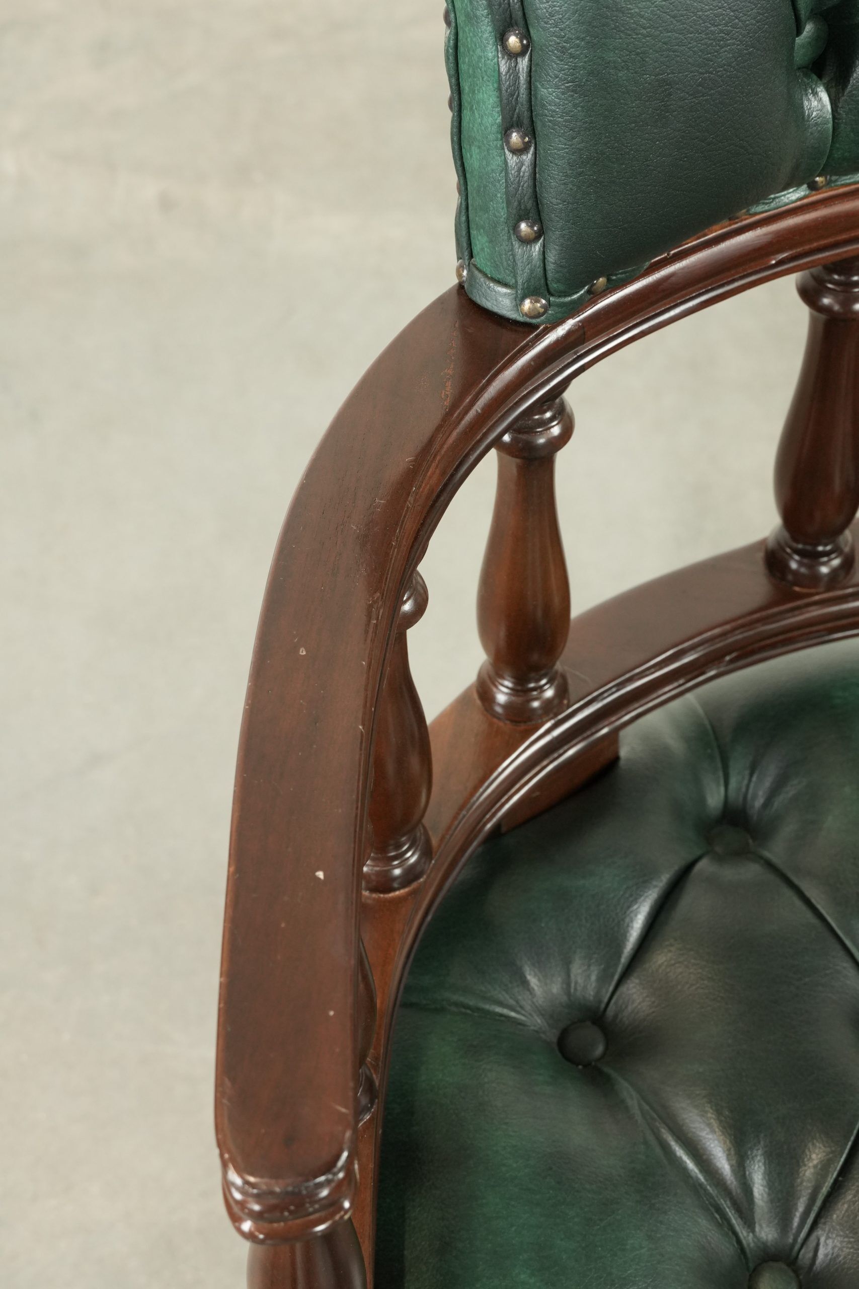 Classic green marbled cow leather Chesterfield office chair / side chair