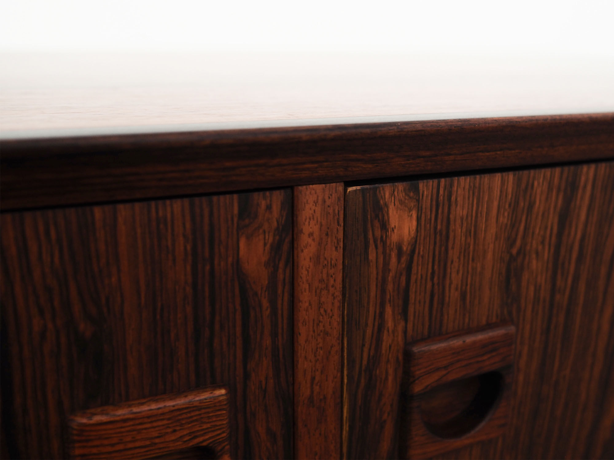 Buffet en palissandre, design danois, années 1960, fabricant Brouer