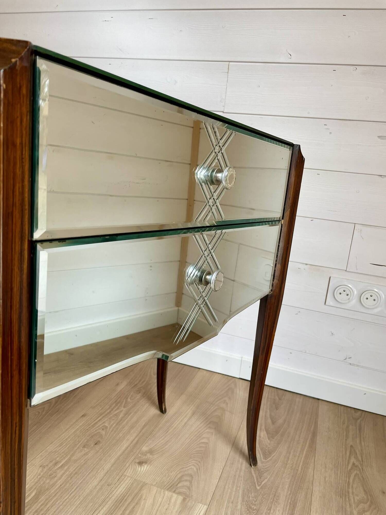 Small entrance chest of drawers or antique bedside table with engraved mirror.