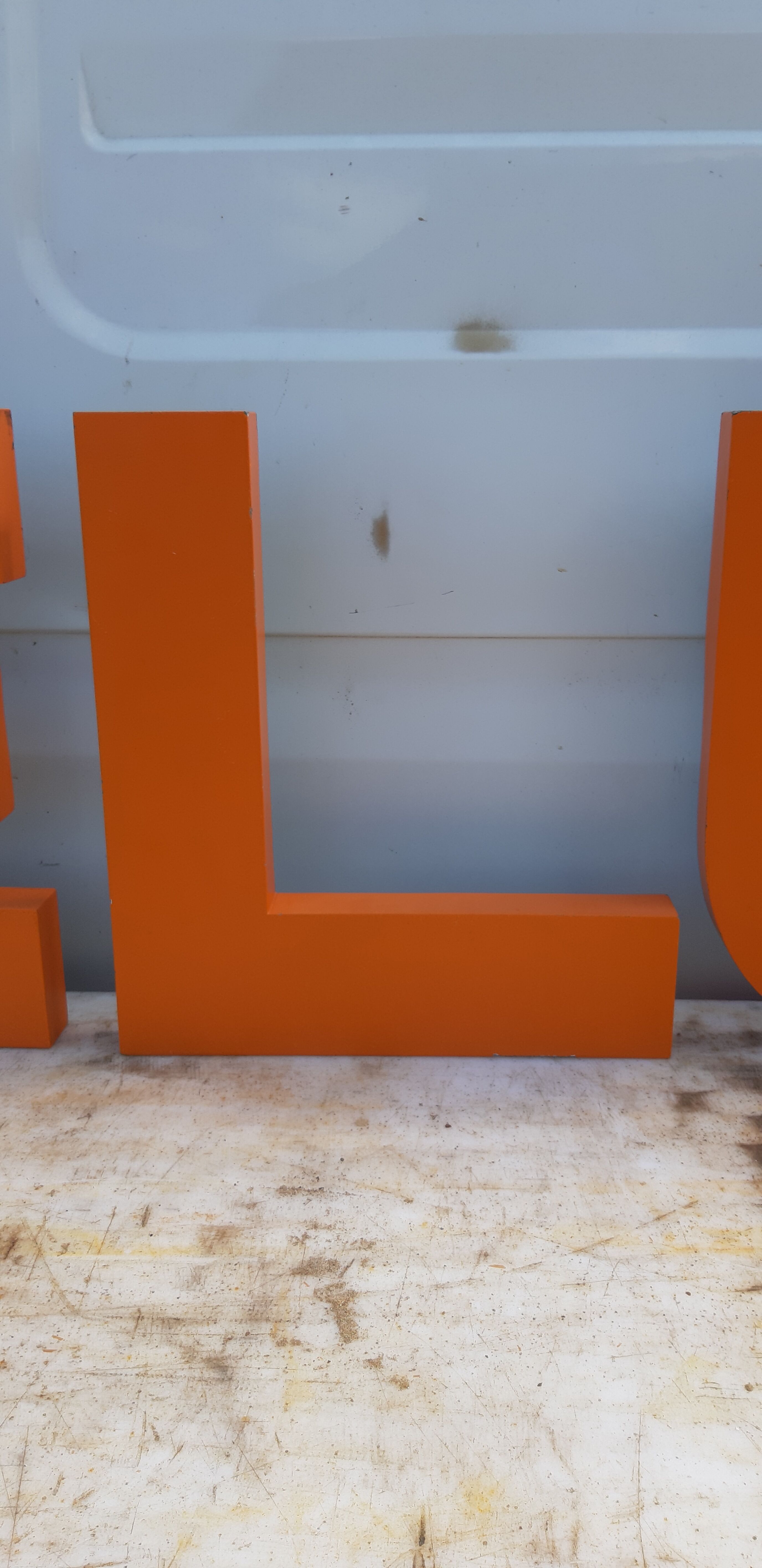 4 lettres industrielles des années 70 en aluminium