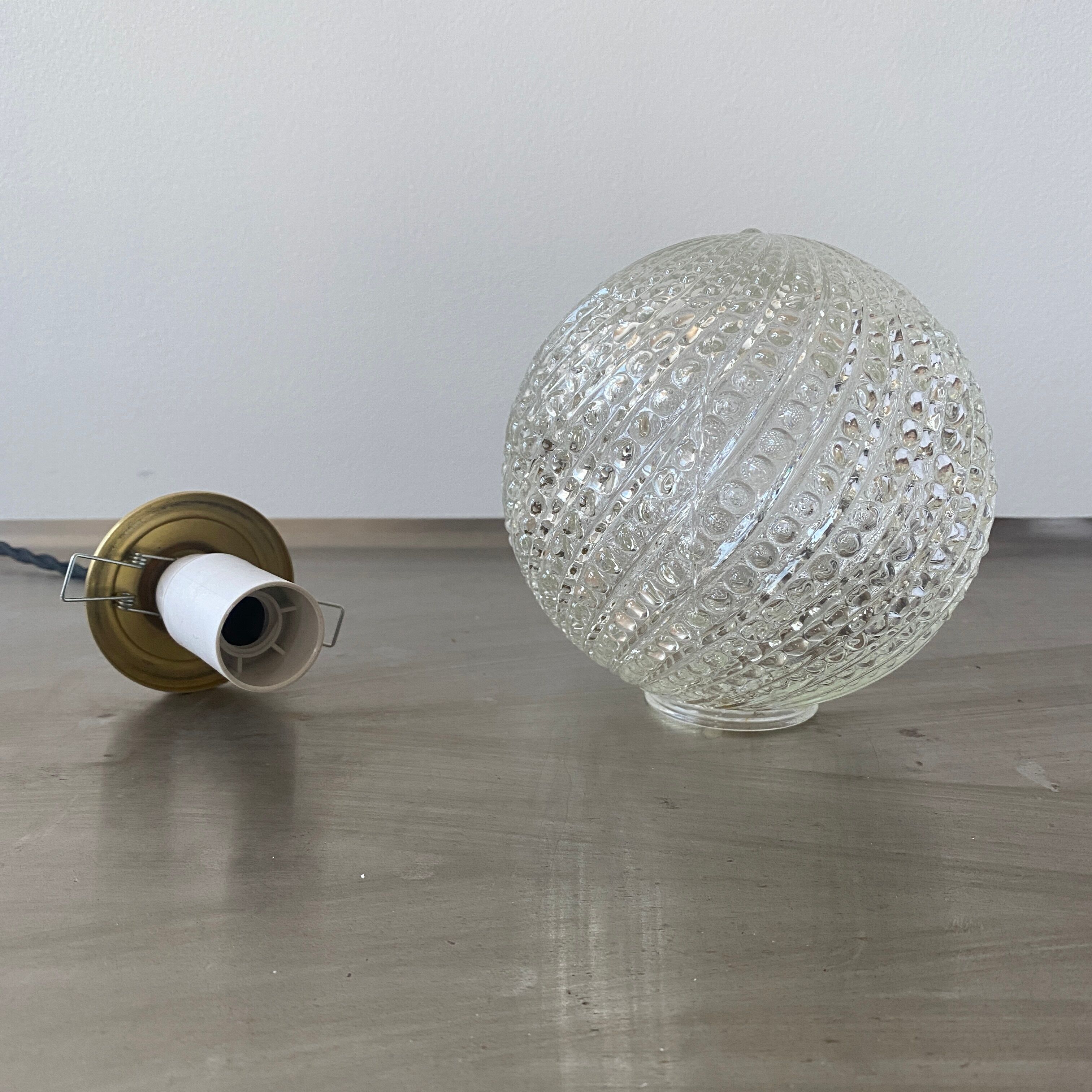 Lot 3 vintage suspension lamps in molded glass