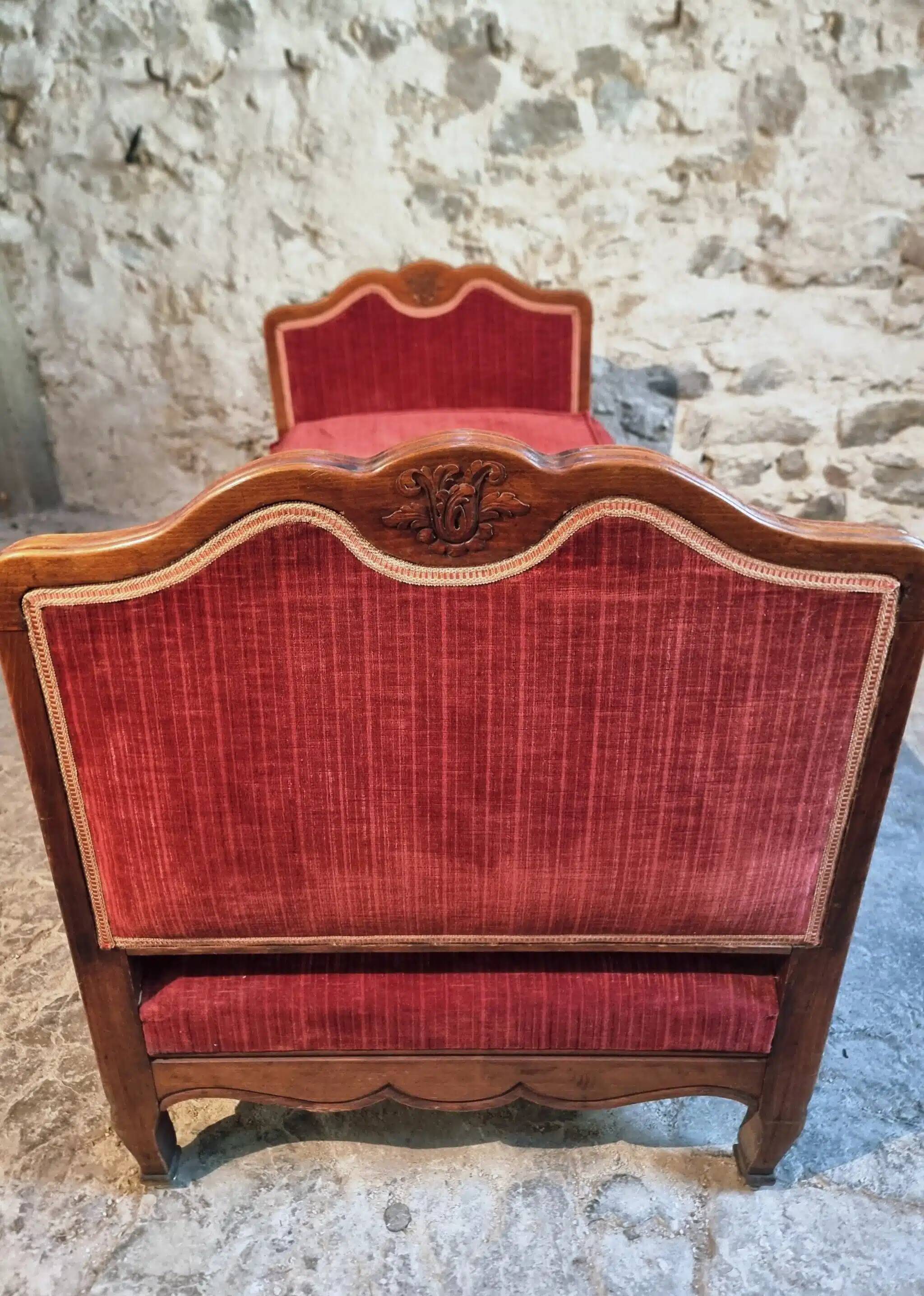 Antique French Louis XV style daybed – single bed – adjustable leg – beech frame – circa 1880–1920