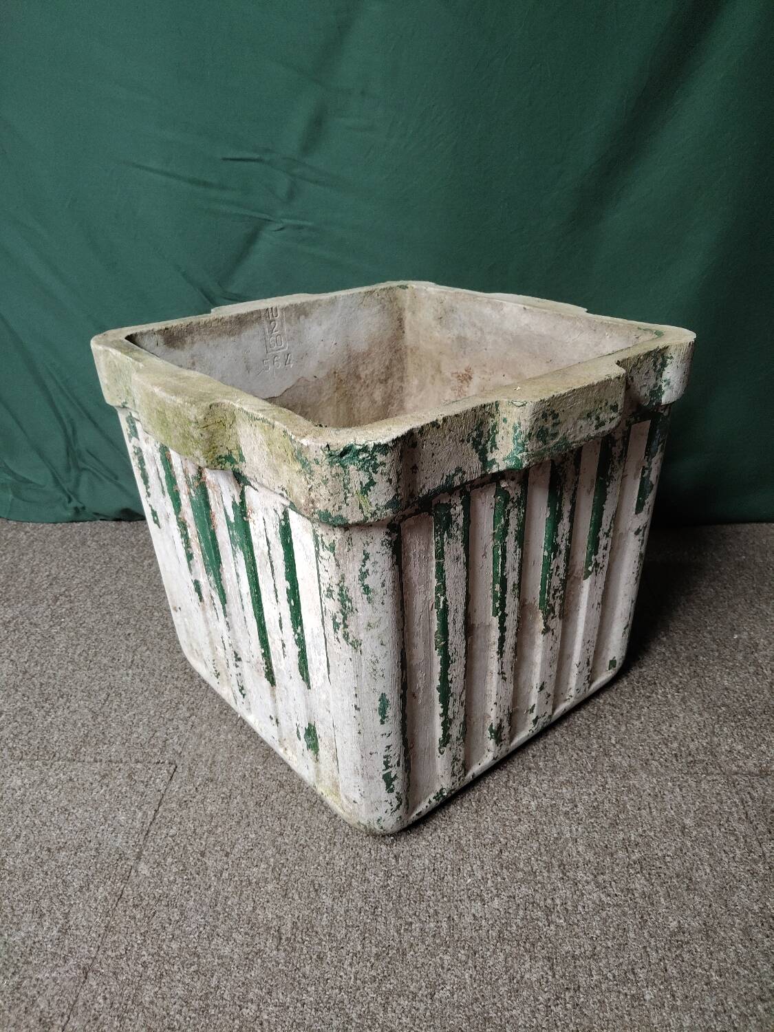 Vintage fibreglass planter – modernist design – Willy Guhl style