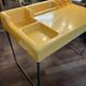 Bureau en plastique moulé