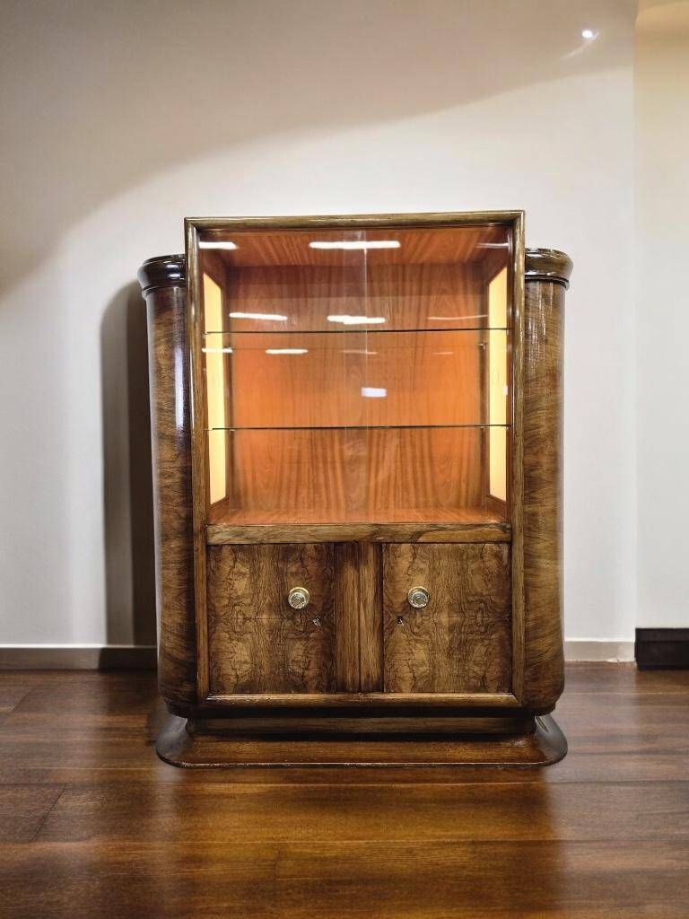 Vintage art deco cabinet / display cabinet with integrated lamps