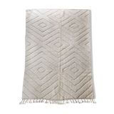 Moroccan Berber carpet Beni Ouarain unbleached with engraved diamonds 305x198cm