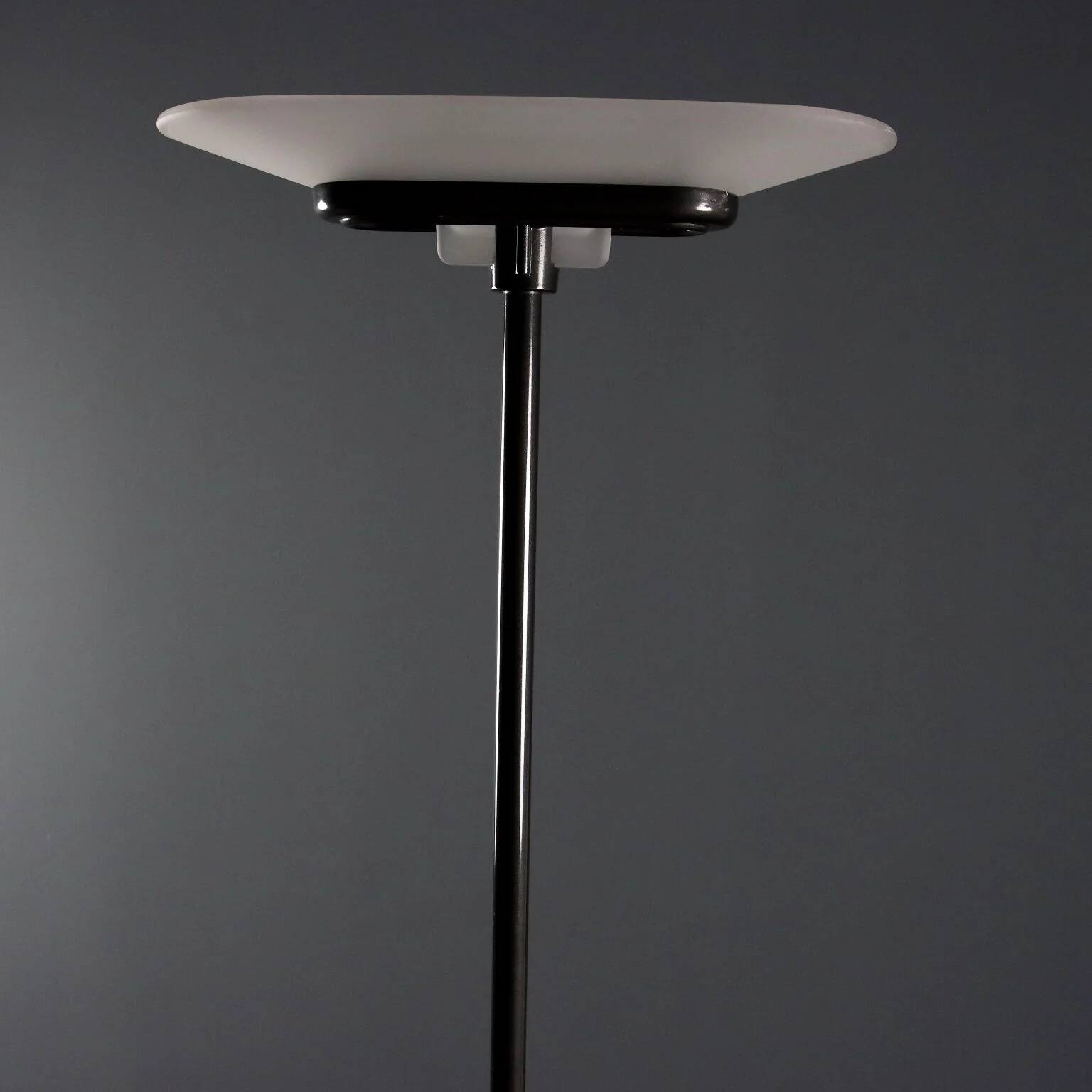 Arteluce Jill floor lamp vintage design by King Miranda & Arnaldi from the 1980s.