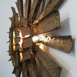 Wall lamp form of sun