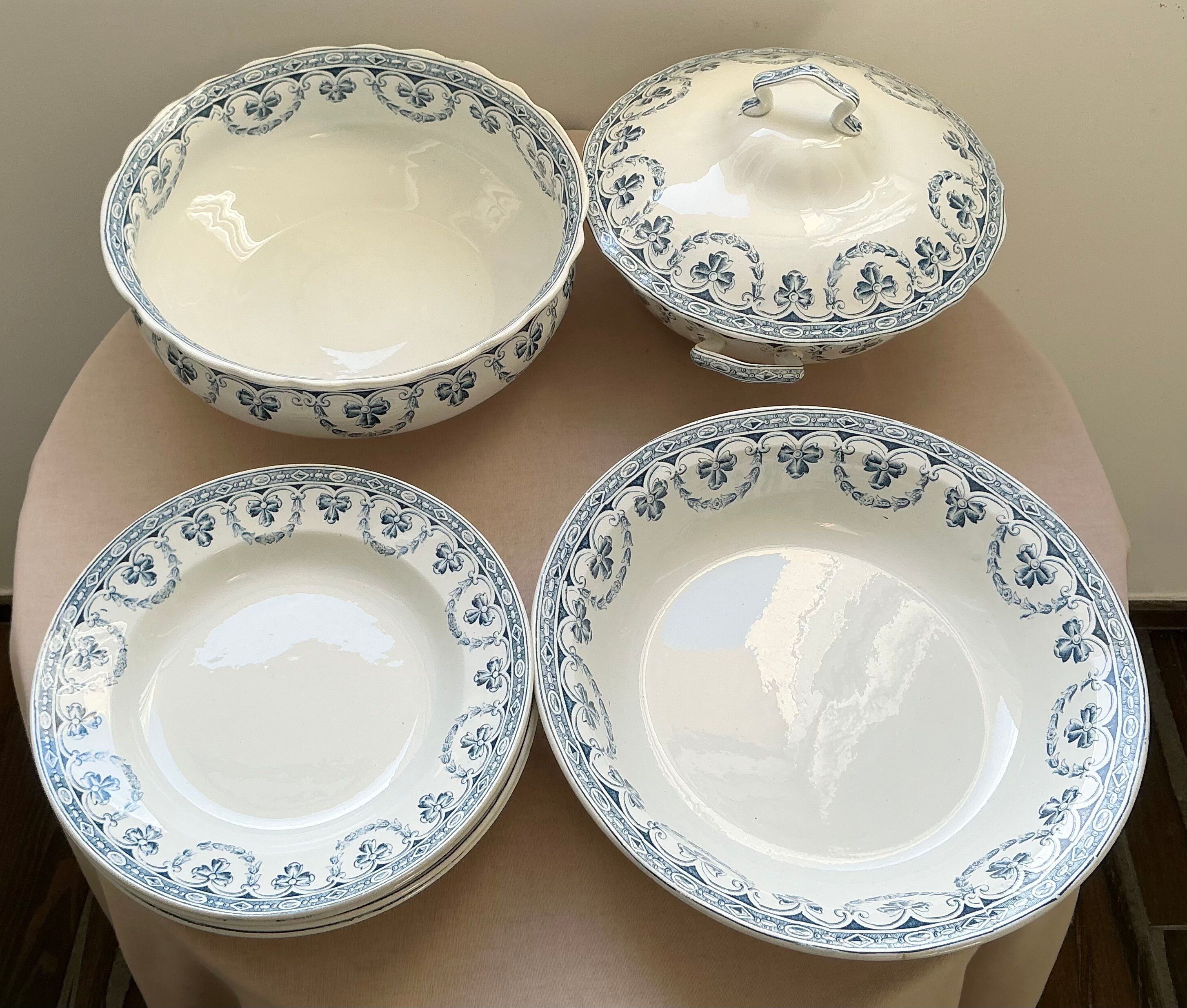 Old hollow dish in Ironstone with blue decoration by Amand & Hamage Santiago.