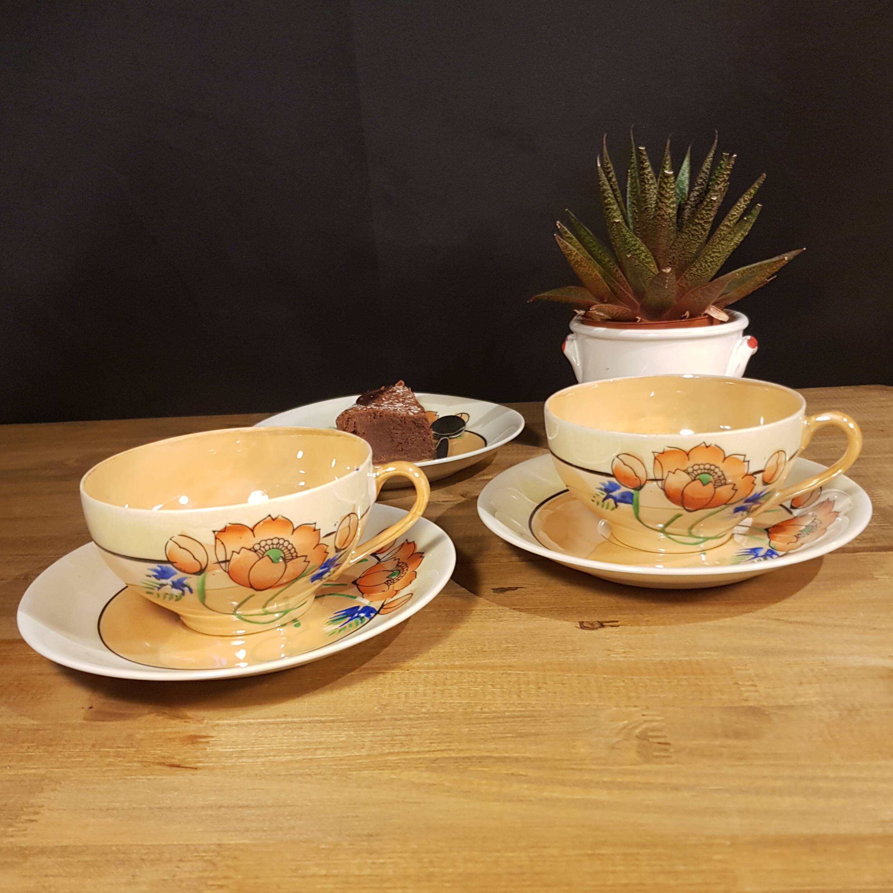 Duo of Japanese tea cups