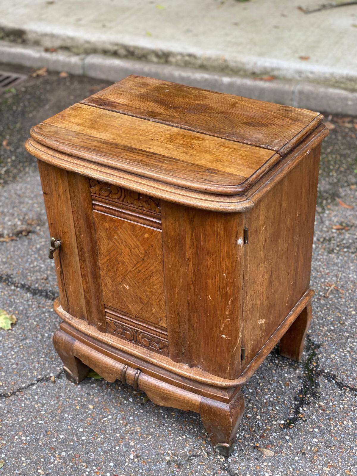 Art Deco bedside table in solid oak from the 1950s.